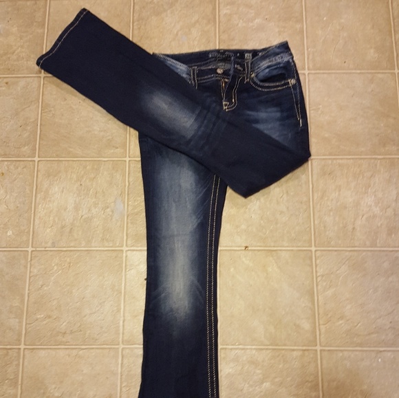 Jeans - Picture 2 of 4